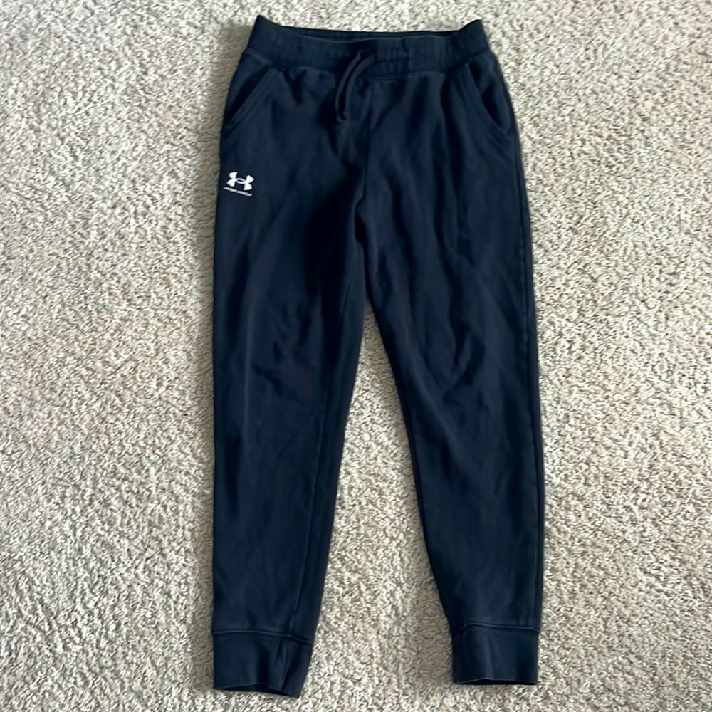 Selling brand new Under Armor sweats